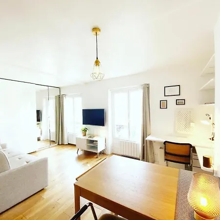 Au Calme Sur Jardin Tres Bel Lumineux - Flat-guest Appartamento Parigi